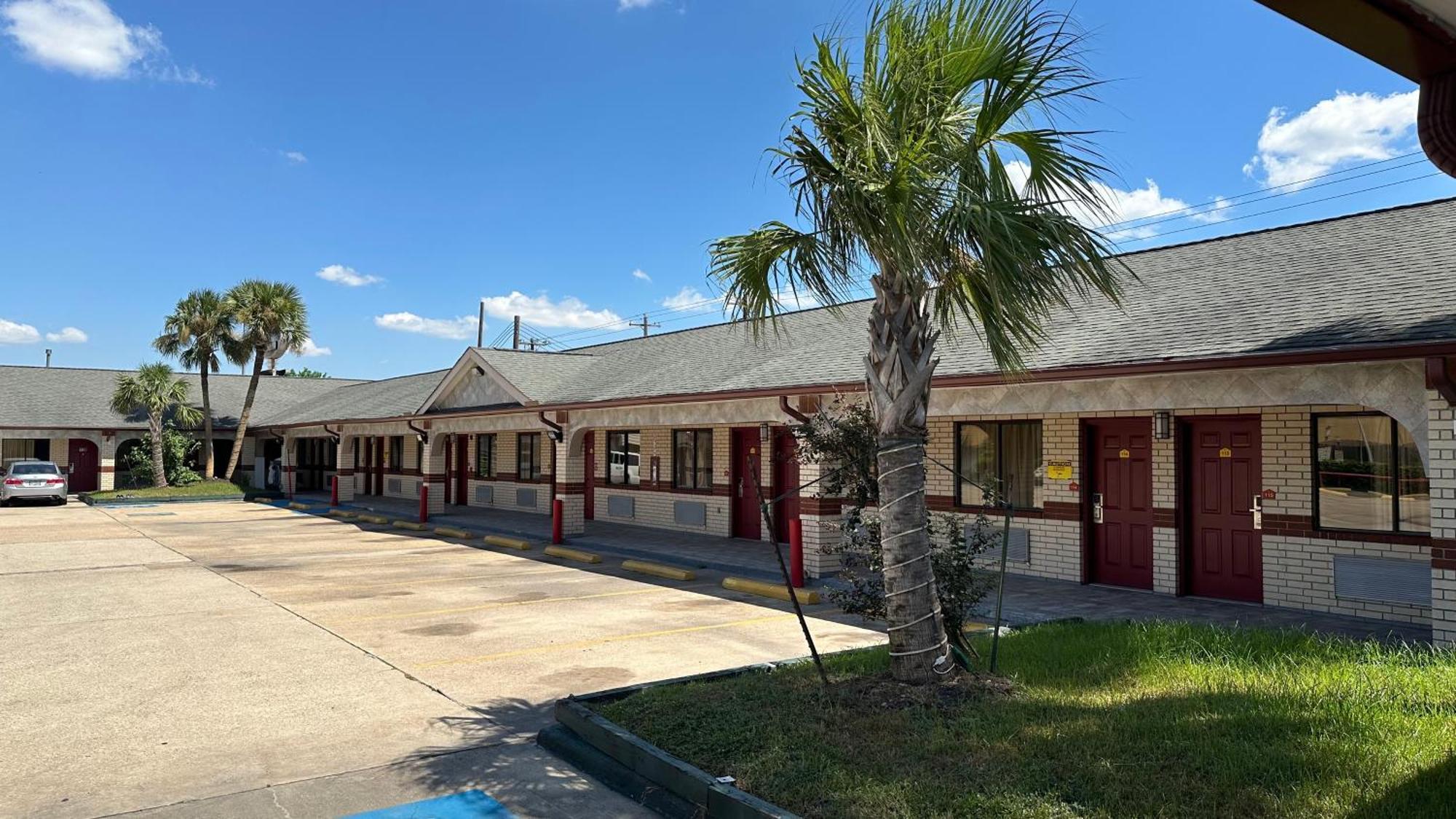 Palace Inn I-45 & Bellfort Houston Exterior photo