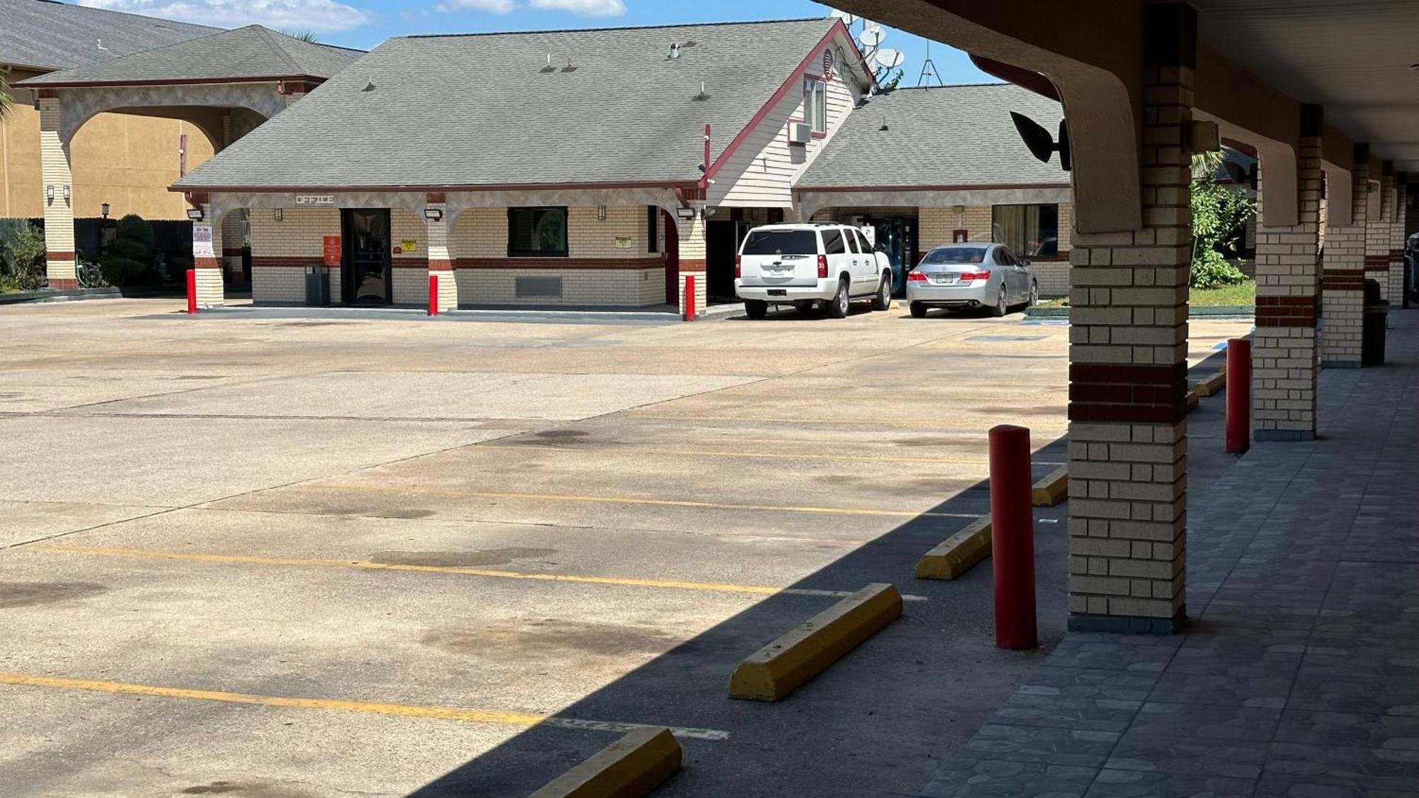 Palace Inn I-45 & Bellfort Houston Exterior photo